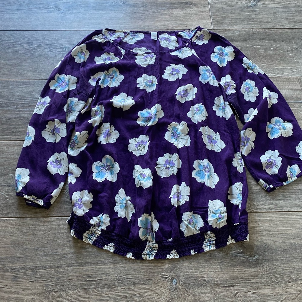 Purple floral Old Navy top. Sz Lg